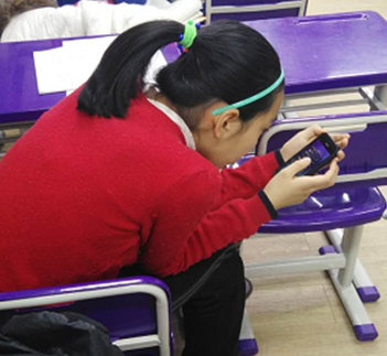 14少女頸椎老化程度相當(dāng)于50歲 因經(jīng)常玩手機導(dǎo)致