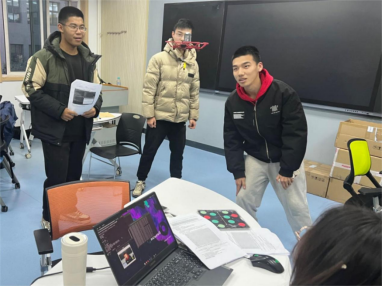 智能無(wú)人系統(tǒng)“做中悟”高階項(xiàng)目式課程。校方供圖