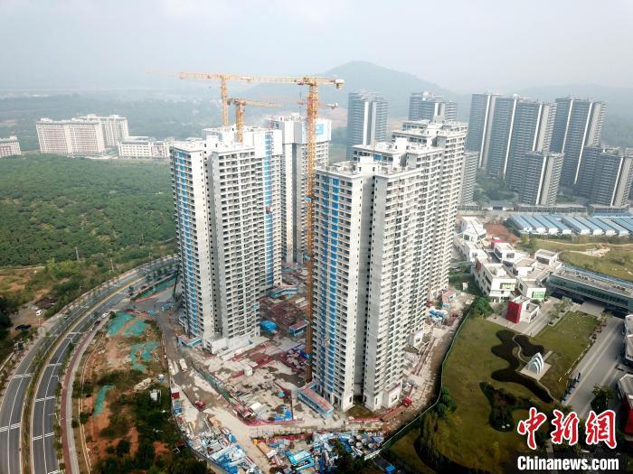廣州一在建樓盤。 范少鵬 攝