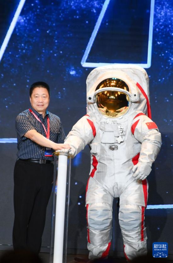 這是9月28日拍攝的中國載人月球探測工程登月服征名活動(dòng)啟動(dòng)儀式現(xiàn)場。新華社記者 王全超 攝