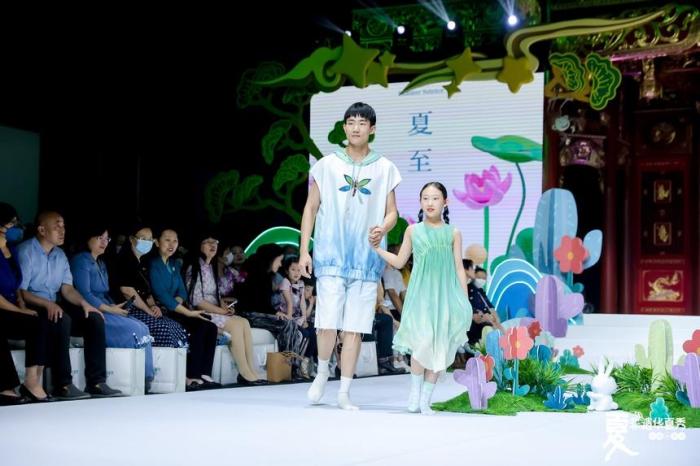 非遺華夏秀現(xiàn)場(chǎng) 中國(guó)工藝美術(shù)館、中國(guó)非物質(zhì)文化遺產(chǎn)館供圖