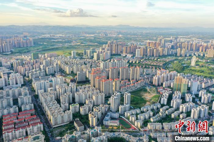 資料圖：航拍樓盤林立。 陳冠言 攝