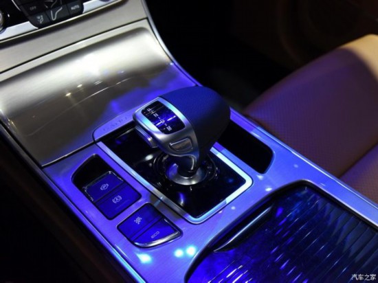 陸風(fēng)汽車(chē) 陸風(fēng)榮曜 2020款 1.5GTDI 自動(dòng)智·曜