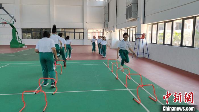 教育部:體育課不允許戴N95口罩 指導(dǎo)方案將很快出臺(tái)