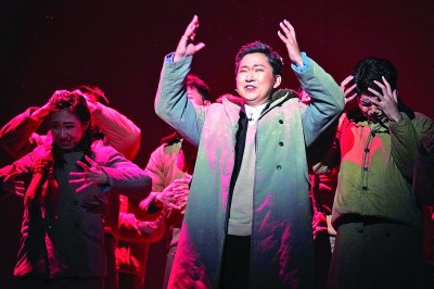 清華大學(xué)原創(chuàng)話劇《馬蘭花開(kāi)》在港演出。新華社發(fā)