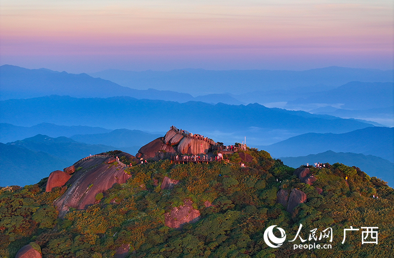 貓兒山日出。人民網(wǎng) 雷琦竣攝