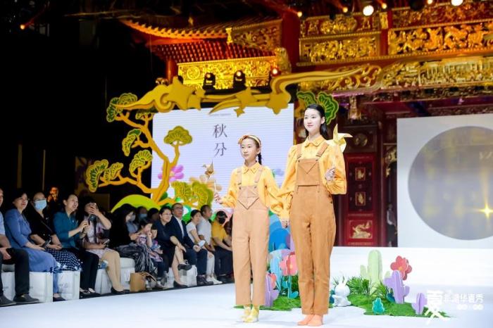 非遺華夏秀現(xiàn)場(chǎng) 中國(guó)工藝美術(shù)館、中國(guó)非物質(zhì)文化遺產(chǎn)館供圖